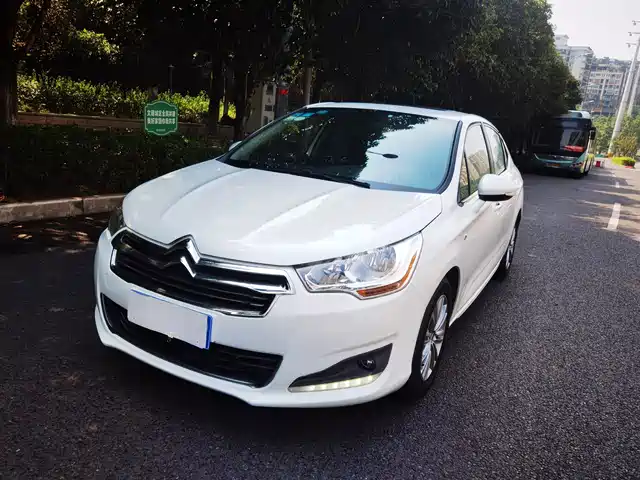  Citroën Citroën C4L 2013 1.8L Automatic Smart Edition