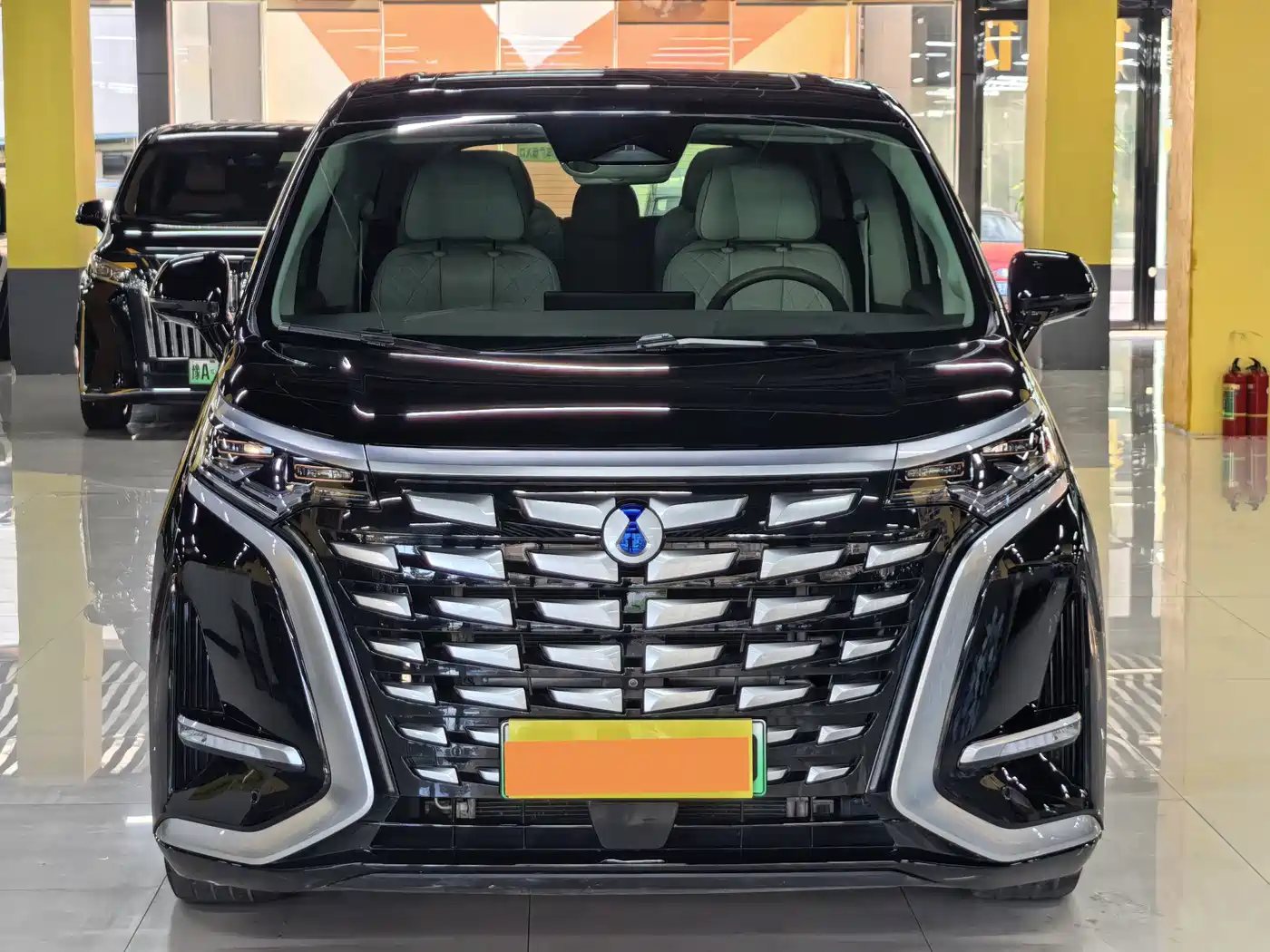 Denza D9 2023 2022 DM-i 970 AWD Flagship