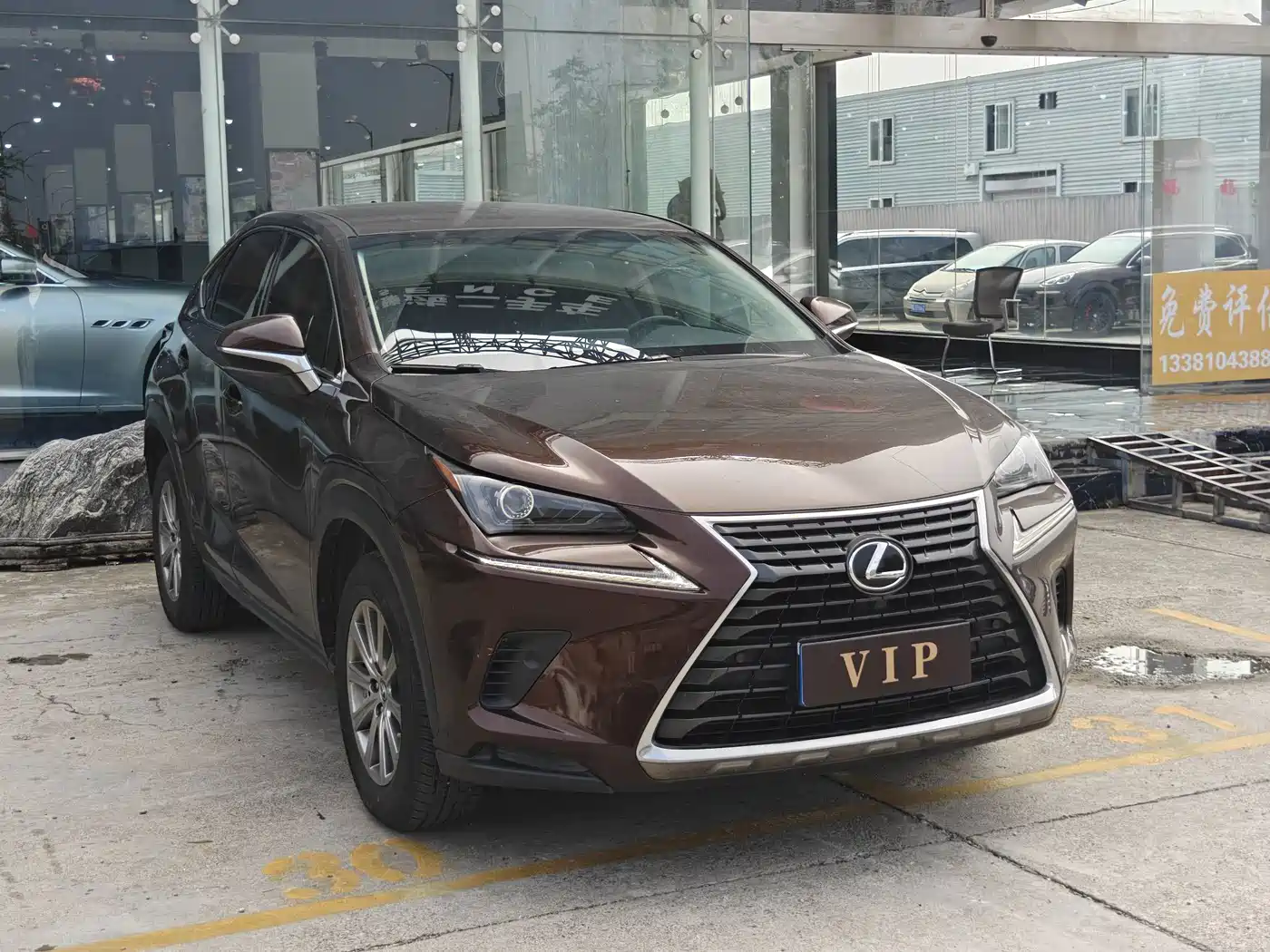 Фото 3 - Lexus NX