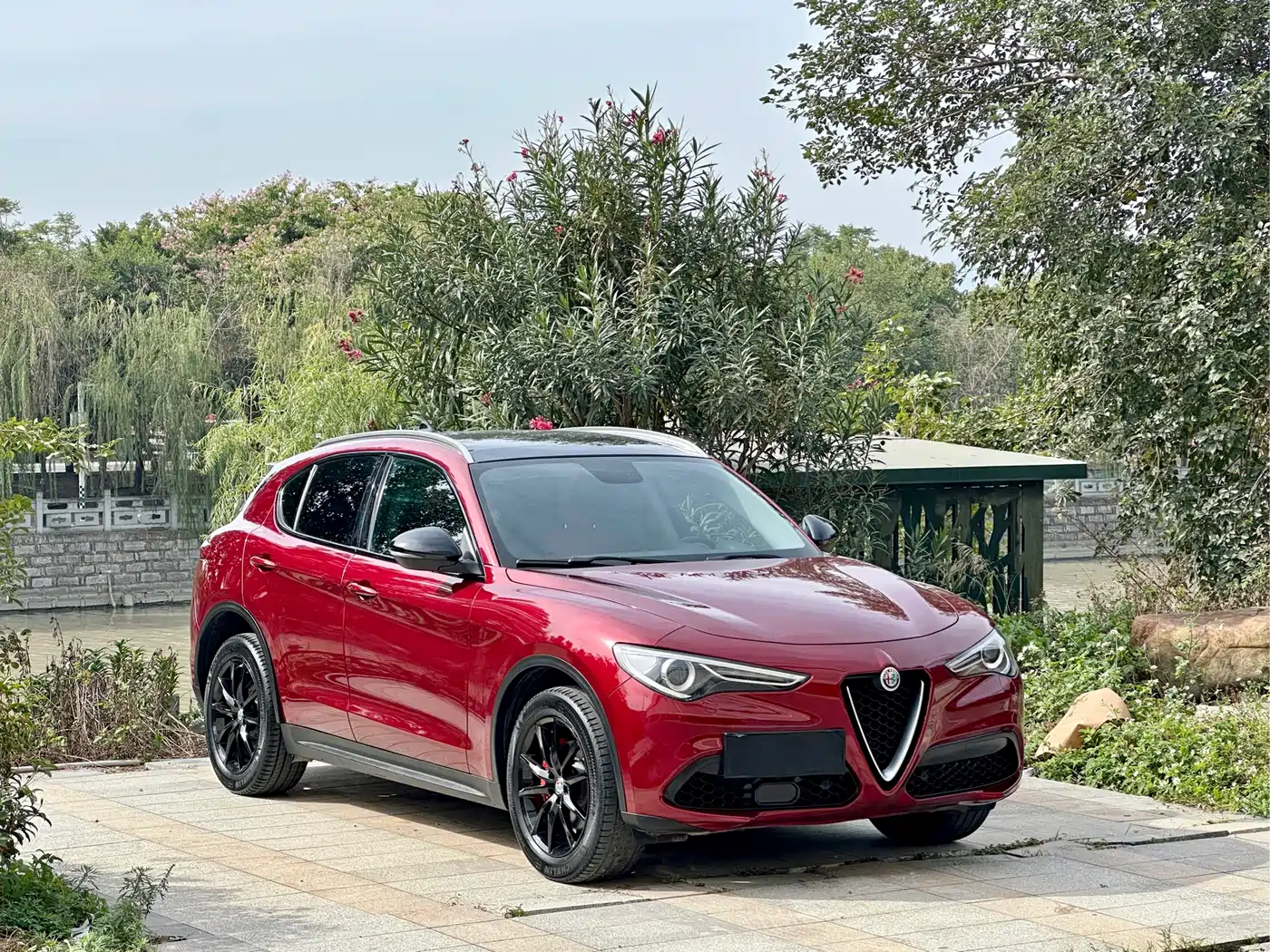 Alfa Romeo Stelvio 2017 2017 2.0T 280HP Luxury