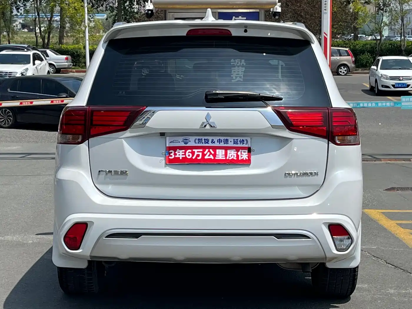Mitsubishi Outlander 2021 Facelift 2.0L 2WD Premium Edition 5-Seater фото 5