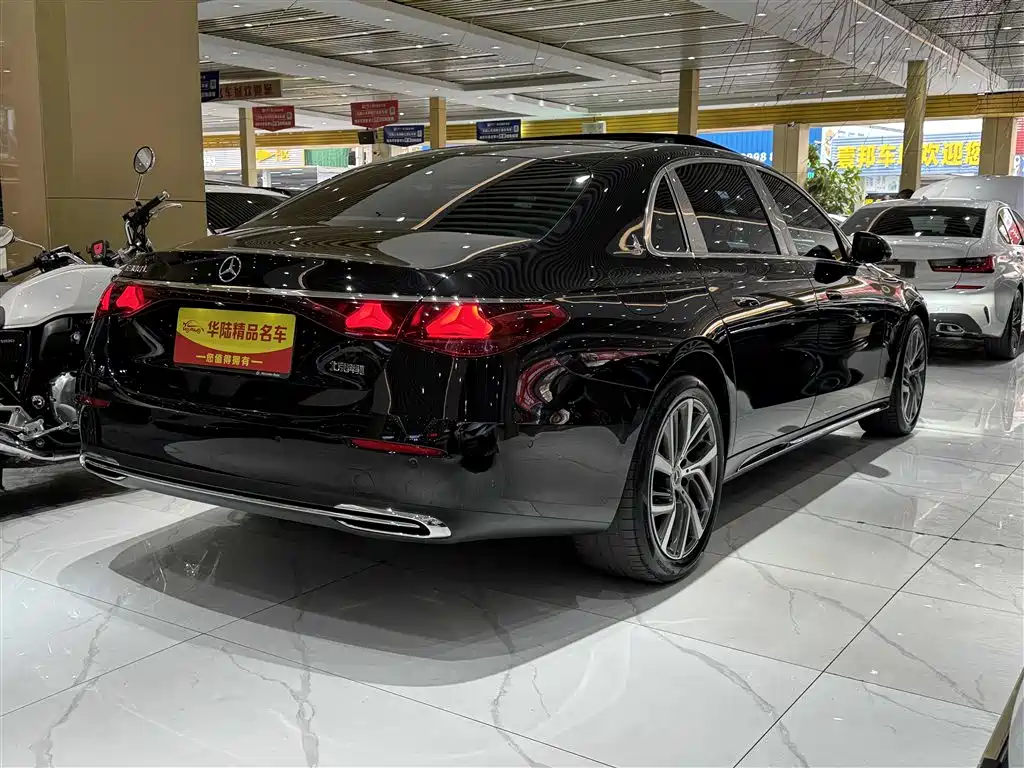 MERCEDES-BENZ E-CLASS