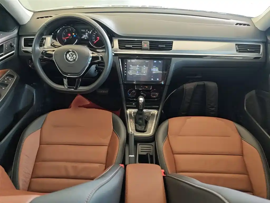 Volkswagen Bora 2016 230TSI DSG Comfort фото 10