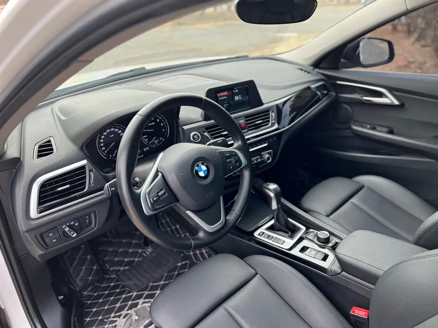 BMW 1 Series 2018 Facelift 118i Sport фото 9