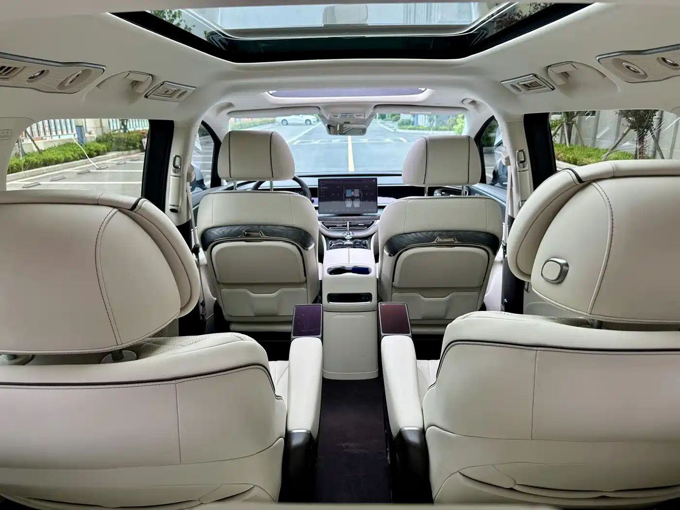 Denza D9 2024 DM-i 1050 Premium фото 12