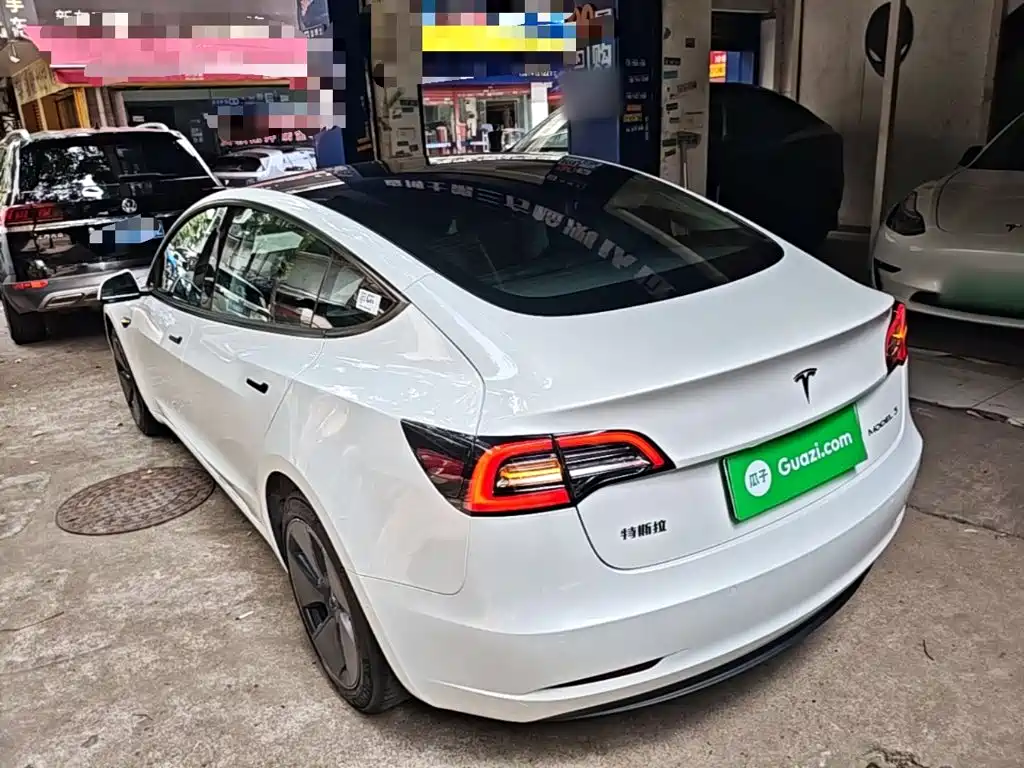 Фото 5 - Tesla Model 3