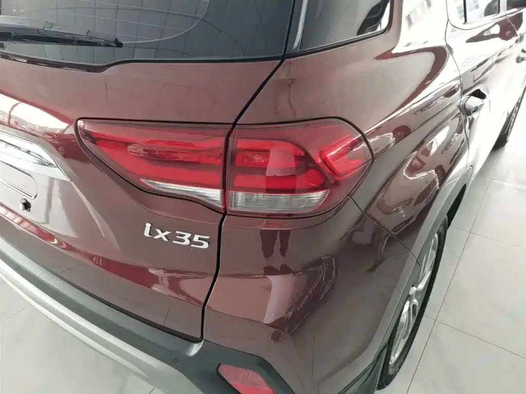Hyundai Beijing Hyundai ix35 2018 2.0L Automatic 2WD Zhiyong·Enjoyment Edition фото 8