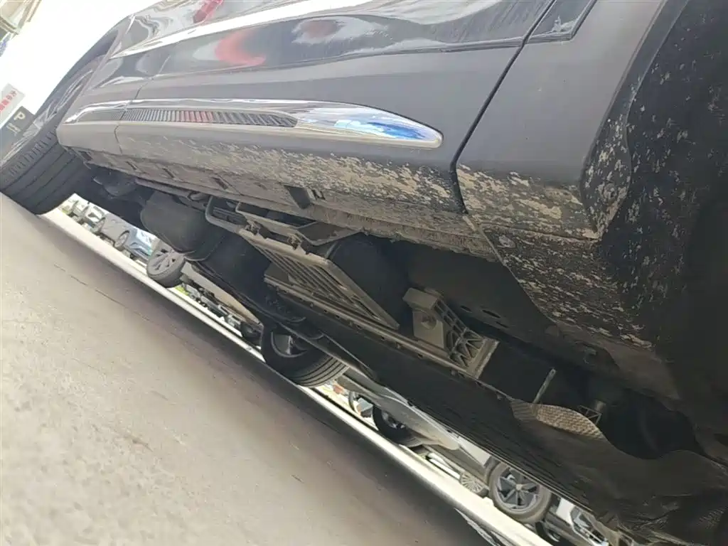 Hongqi HS7 PHEV 2024 2.0T PHEV AWD Qichang Edition 7-seater фото 21
