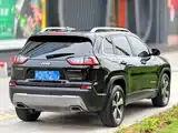 Photo 4 - Jeep Cherokee