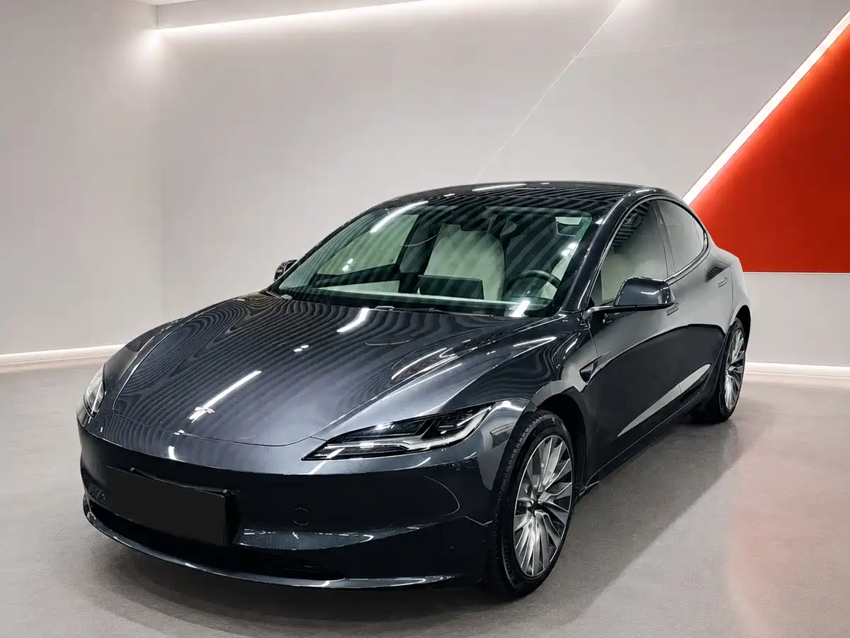Tesla Model 3 2023