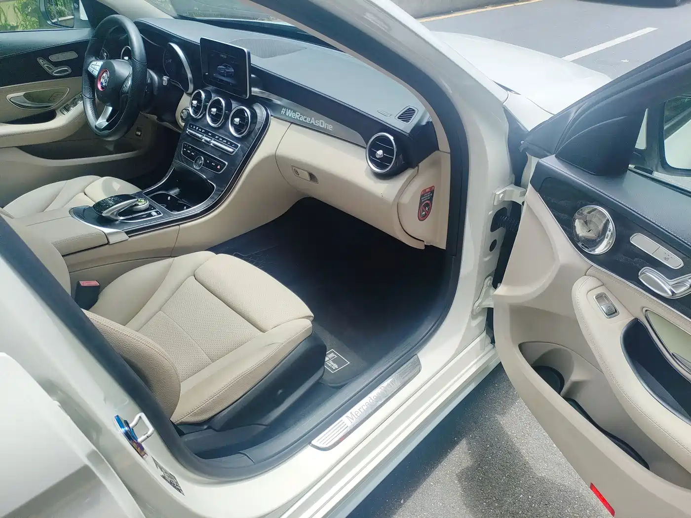 Mercedes-Benz C-Class 2015 Facelift C 200 L Sport фото 10
