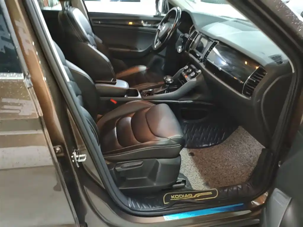 Škoda Kodiaq 2017 TSI330 7-seater 2WD Luxury Edition фото 25