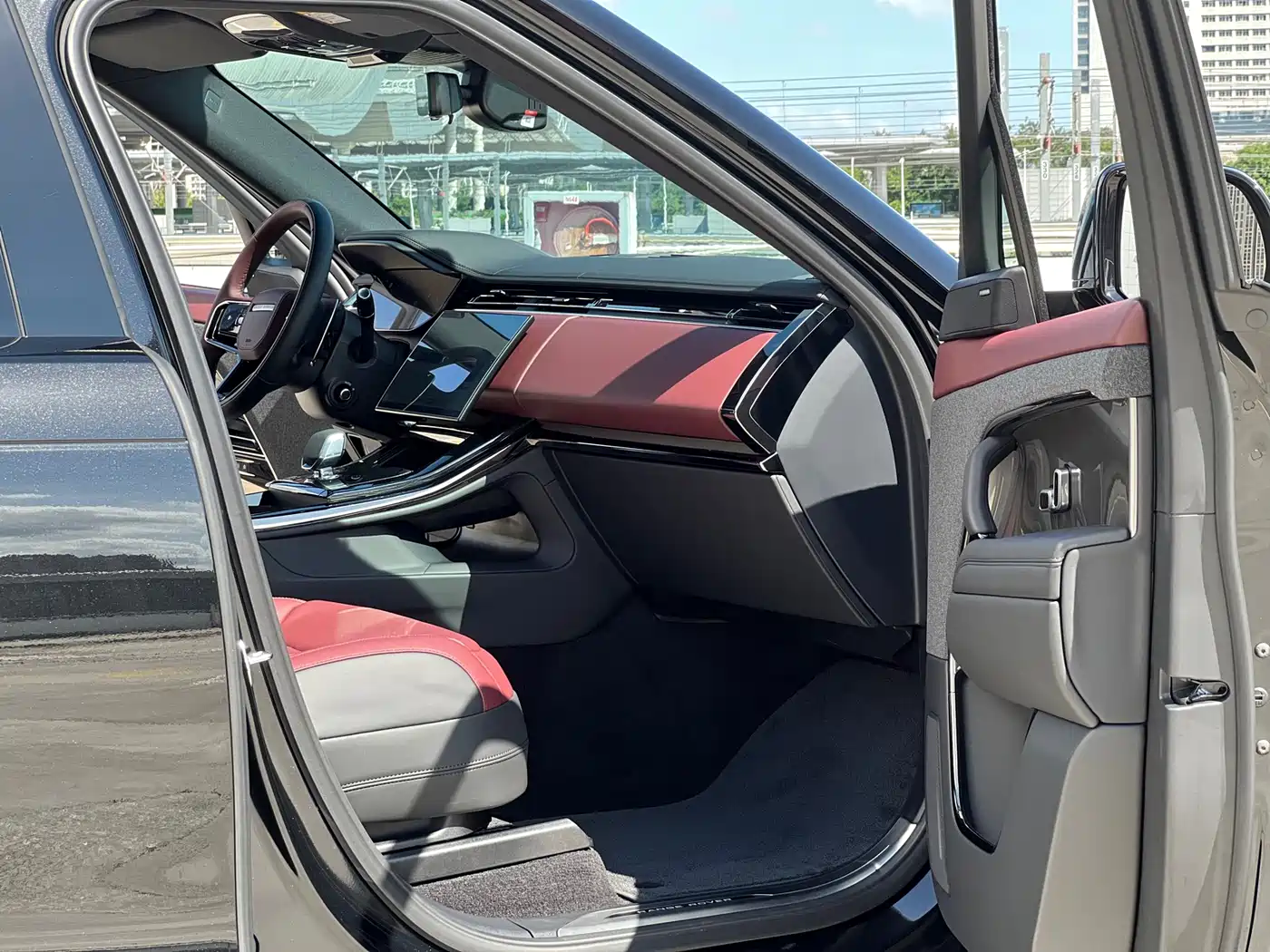 Land Rover Range Rover Sport 2026 2025 400PS Dynamic SE