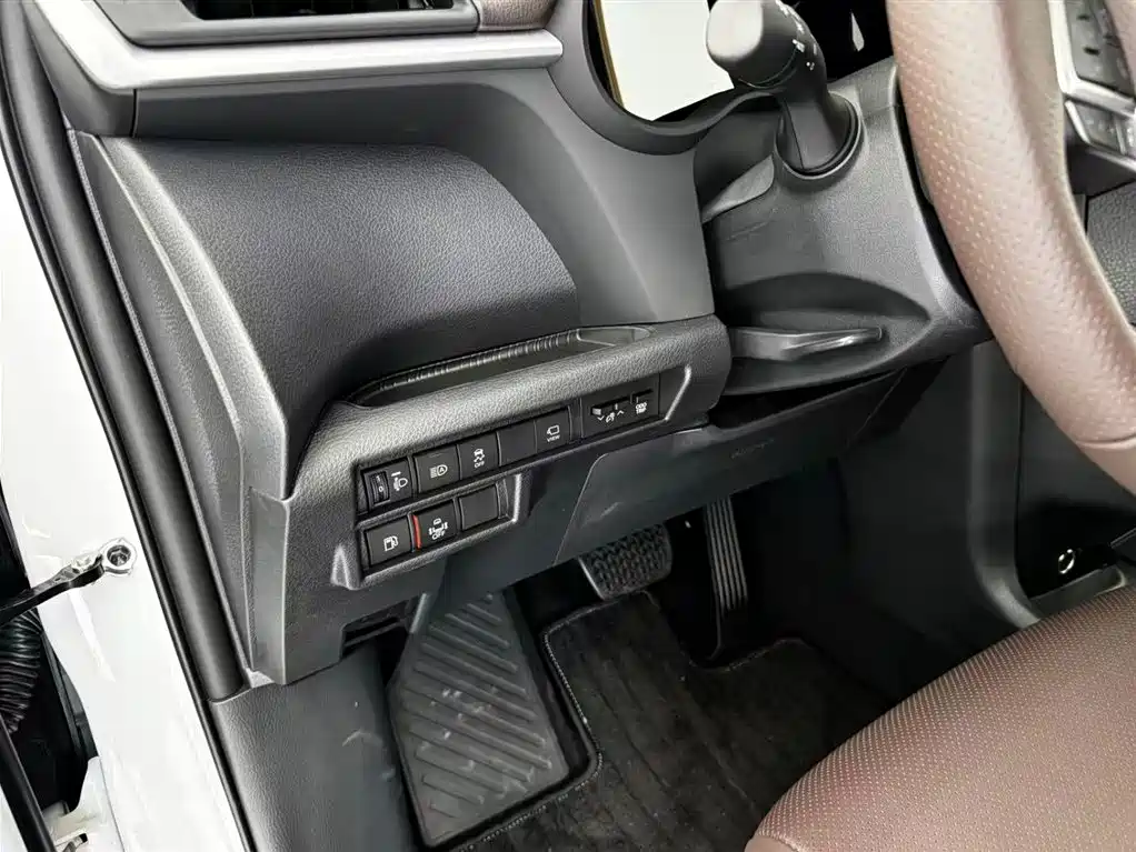 Toyota Granvia 2026 Model 2.5L Hybrid Prestige PLUS AWD Trim фото 11
