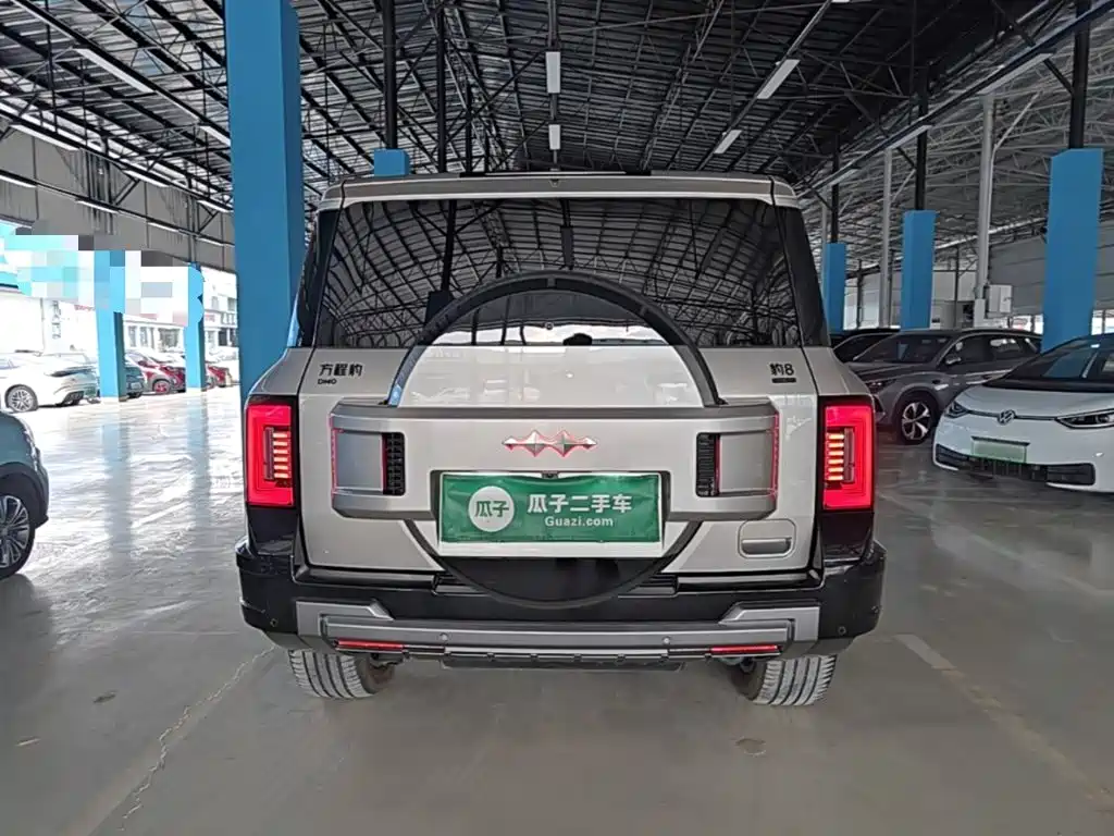 Fang Cheng Bao Leopard 8 2024 2025 Zhiyong Flagship 6-Seater