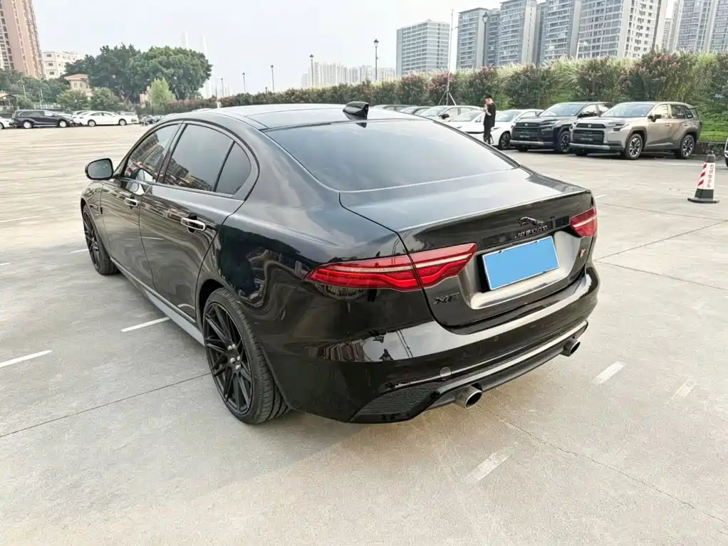 Фото 9 - Jaguar XEL