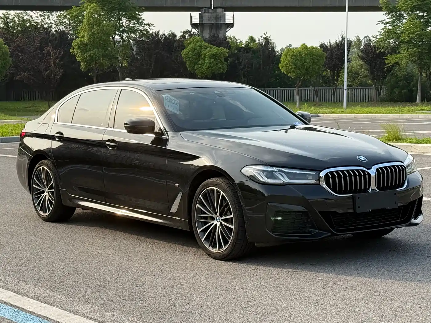 BMW 5 Series 2023 530Li Leading M Sport Package фото 3