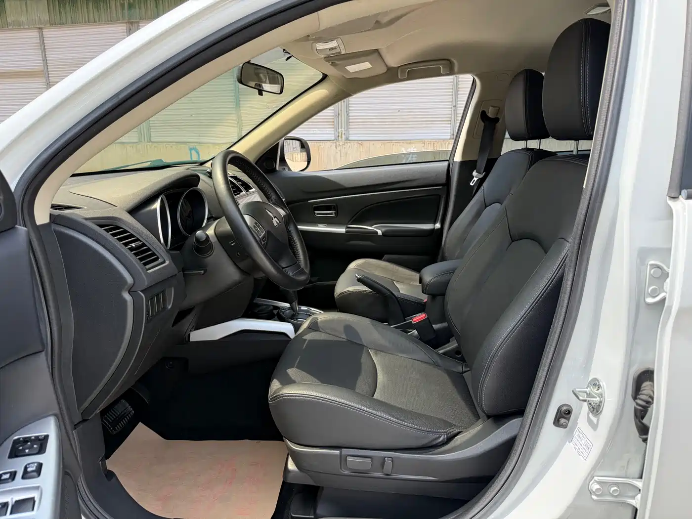 Mitsubishi ASX 2016 2.0L CVT 2WD Navigation Edition фото 11