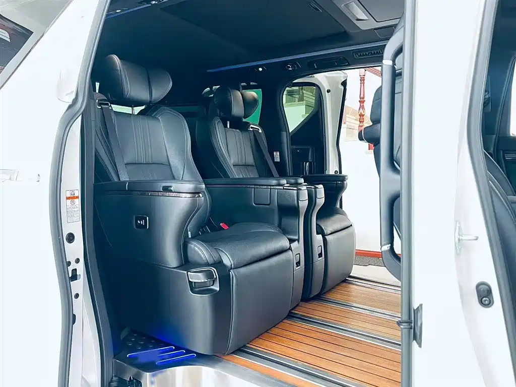 Toyota Vellfire 2021 Crown Hybrid 2.5L HV Supreme Edition фото 11