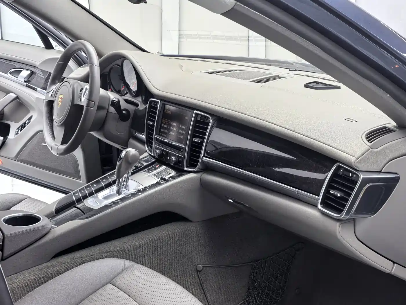 Porsche Panamera 2013 Panamera 4 Platinum Edition 3.6L фото 7
