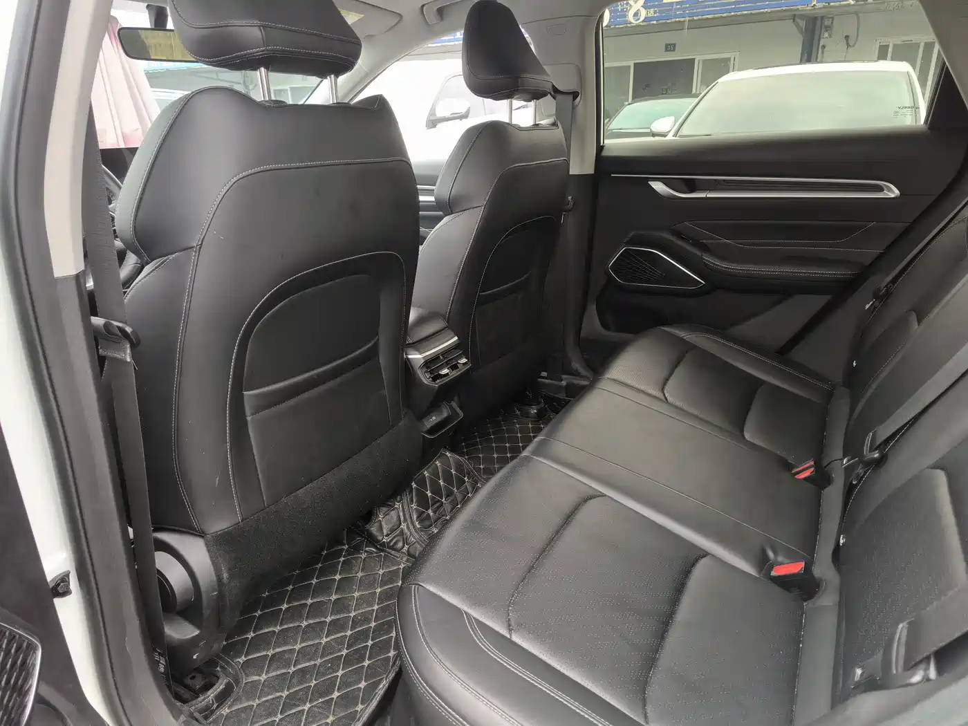 Фото 7 - Geely Emgrand