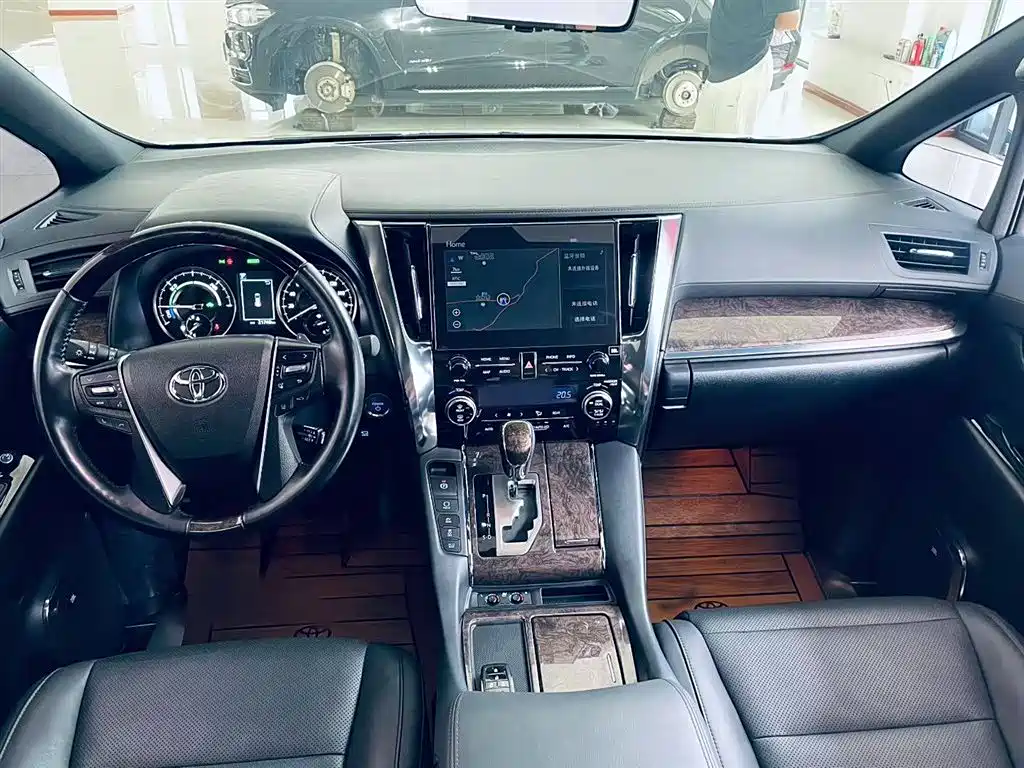 Toyota Vellfire 2021 Crown Hybrid 2.5L HV Supreme Edition фото 8