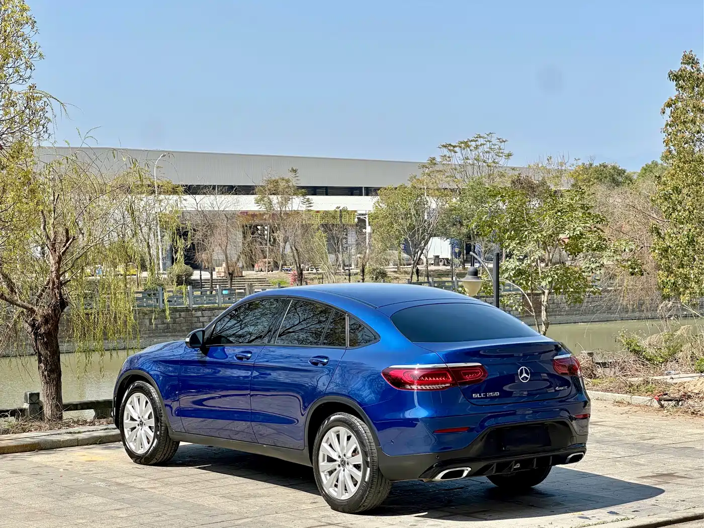 Mercedes-Benz GLC Coupe 2020 GLC 260 4MATIC Coupe SUV фото 6