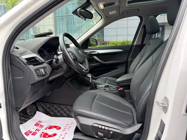 BMW X1 2018 sDrive20Li Leading Model — фото 5