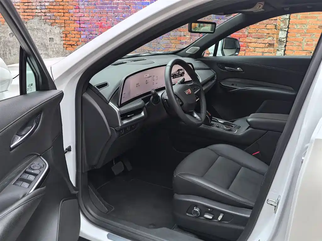Cadillac XT4 2024 28T 2WD Premium фото 10