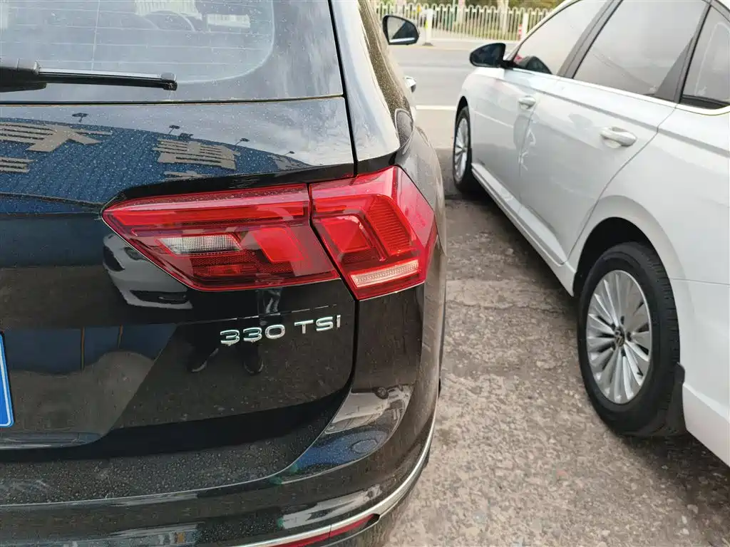 Volkswagen Tiguan L 2021 330TSI Automatic 2WD R-Line Premium фото 28