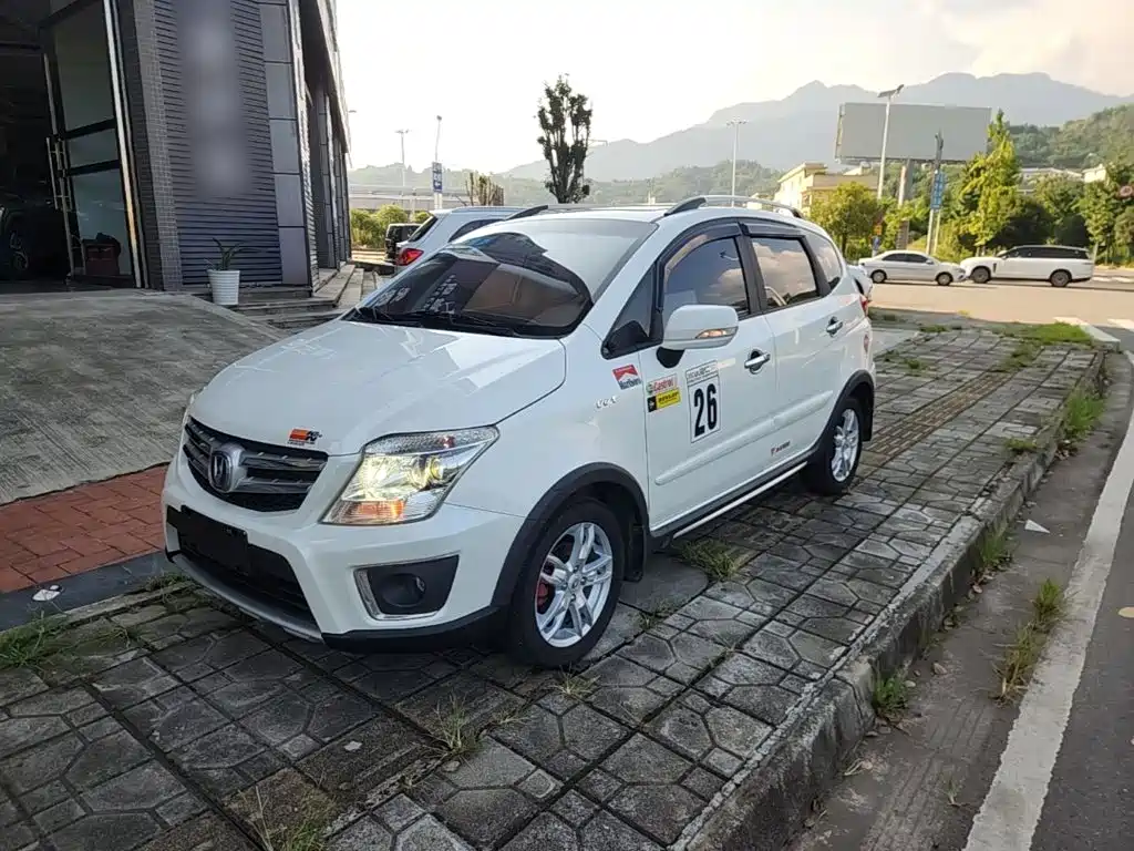 Changan CX20 2015 2014 1.4L Manual Sunroof Navigation China IV