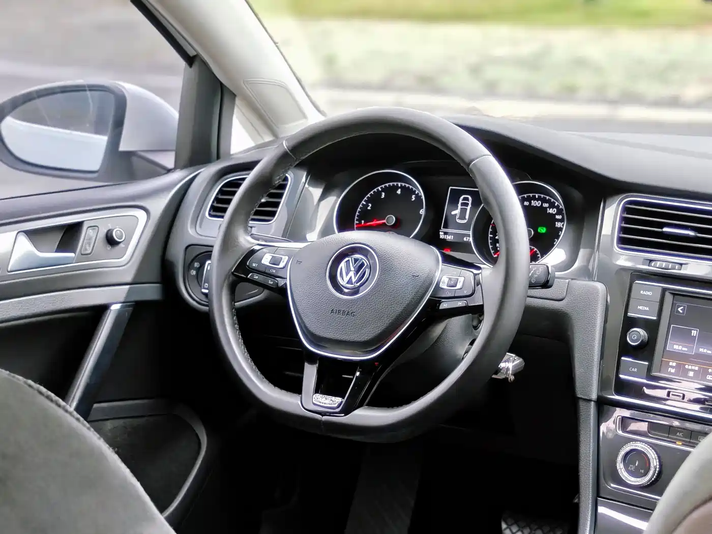Volkswagen Golf 2018 230TSI Automatic Comfort фото 10