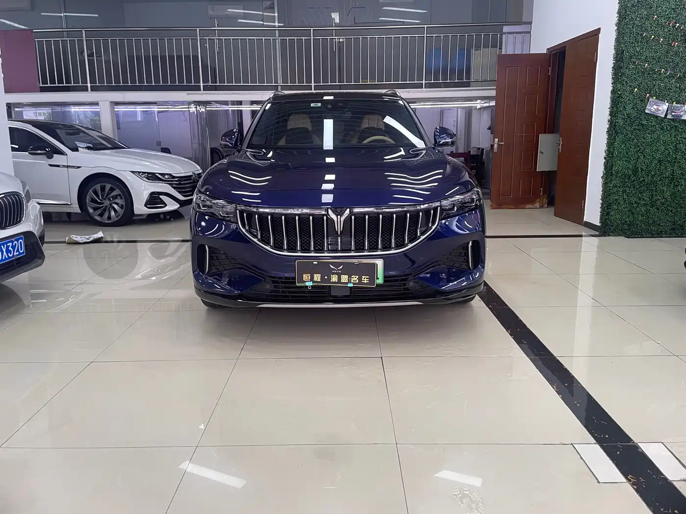 Voyah Auto VOYAH FREE 2021 AWD Standard Range Extender Exclusive Luxury Package фото 2