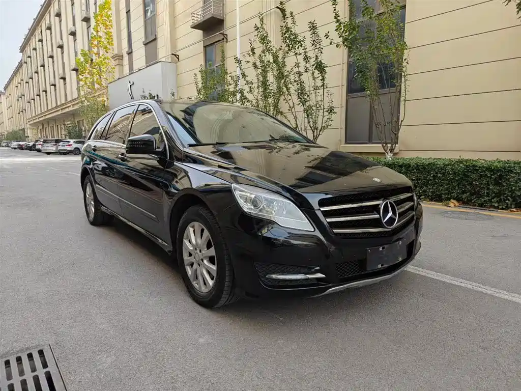 Mercedes-Benz R-Class 2017 R 320 4MATIC Business Collector's Edition фото 26