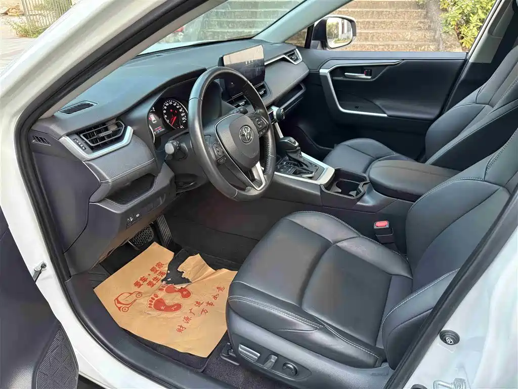 Toyota Wildlander 2023 2.0L CVT FWD Urban фото 14