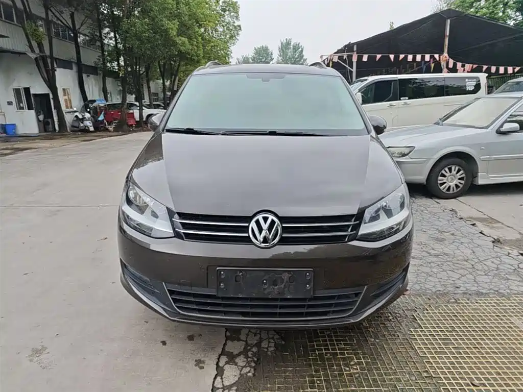 Volkswagen Sharan 2013 1.8TSI Standard фото 3