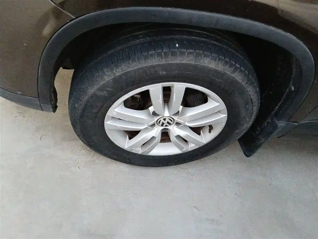 Volkswagen Tiguan 2015 1.8TSI Automatic 2WD Trendline фото 25