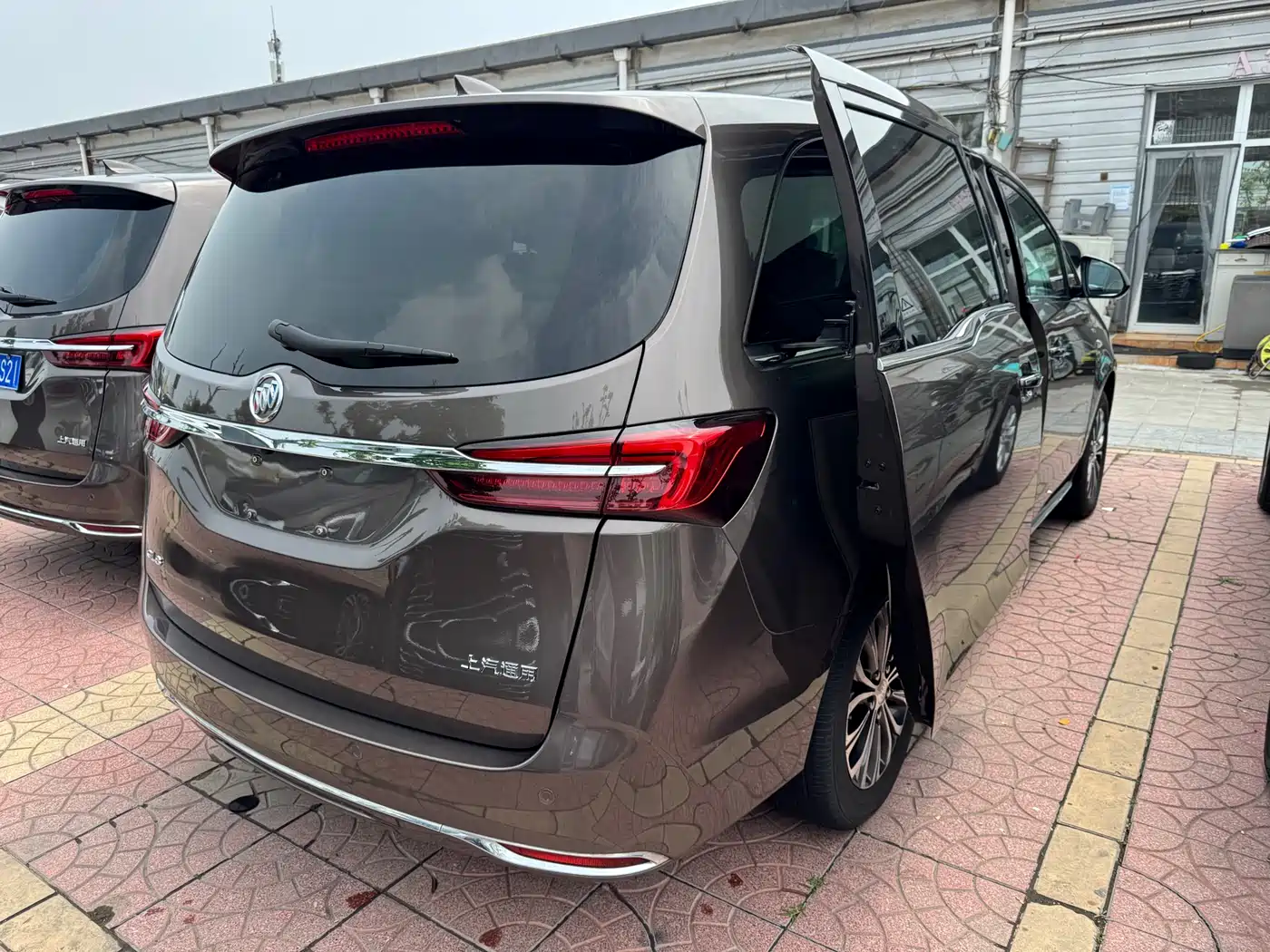Buick GL8 2023 Land Business Class 652T Luxury фото 10