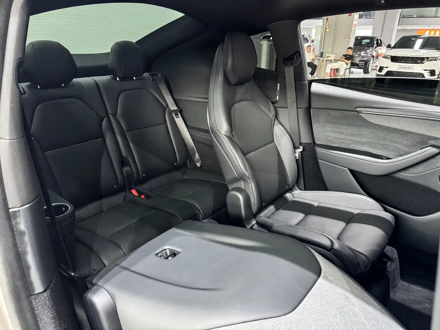 Tesla Model Y L 2026 2025 Facelift Long Range AWD