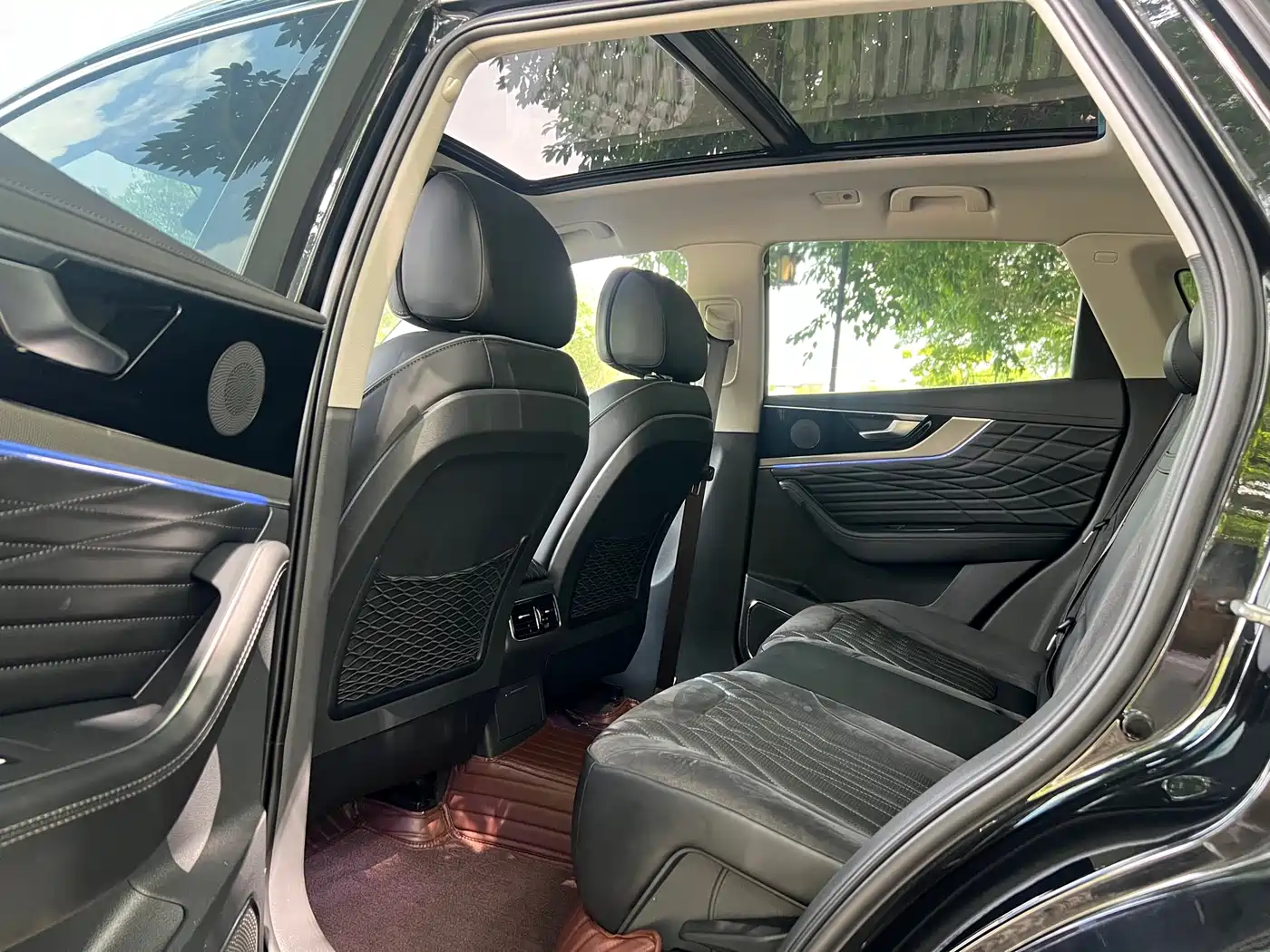 Hongqi HS5 2022 Facelift 2.0T Smart Flag Enjoyment Edition фото 6