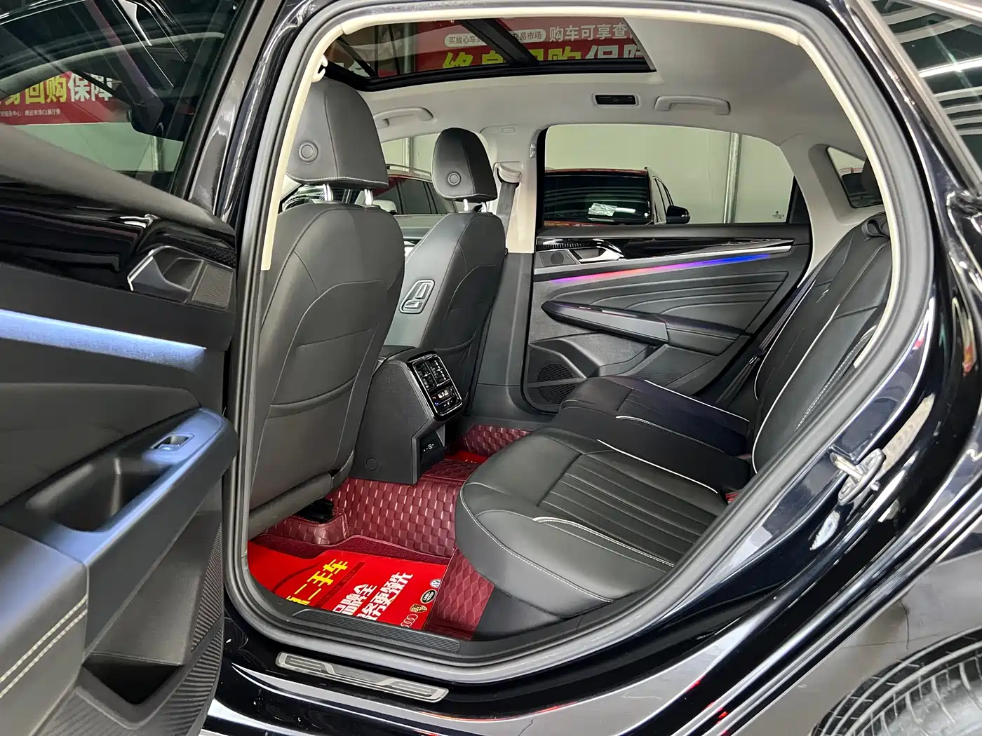 Volkswagen Passat 2023 330TSI Elite Edition фото 8