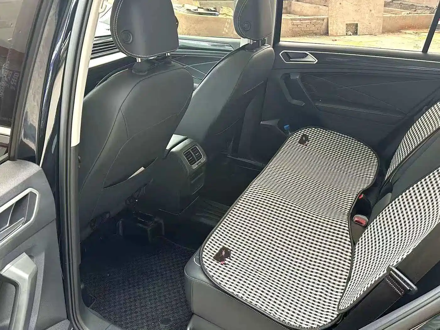Volkswagen Tiguan L 2025 Model 300TSI Auto 2WD Dragon Edition фото 6