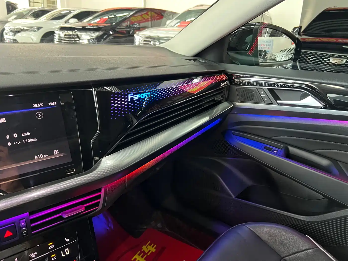 Volkswagen Passat 2023 330TSI Elite Edition фото 15