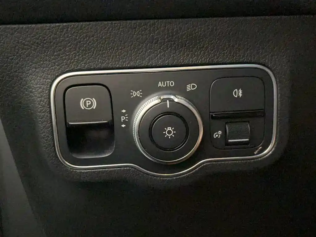 Mercedes-Benz GLB 2020 GLB 200 Dynamic фото 11
