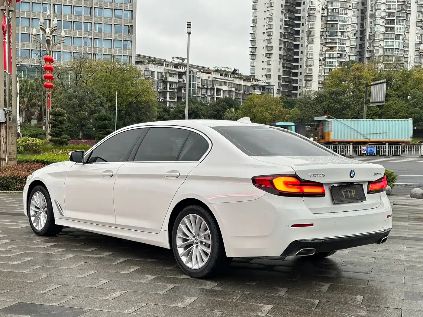 BMW 5 SERIES