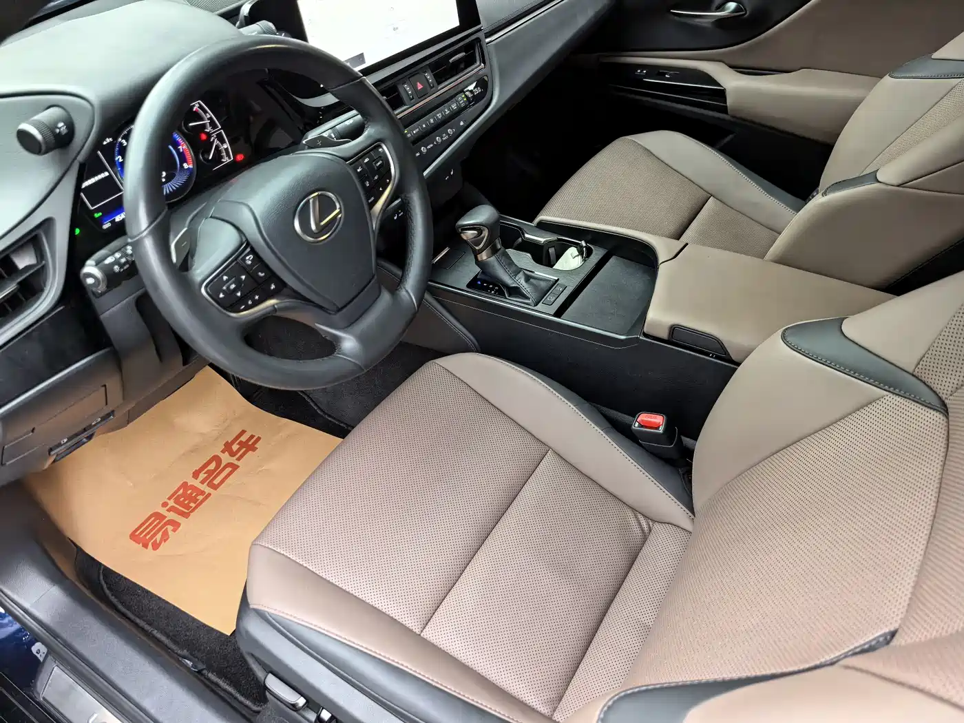 Lexus ES 2023 200 Excellence Edition фото 14
