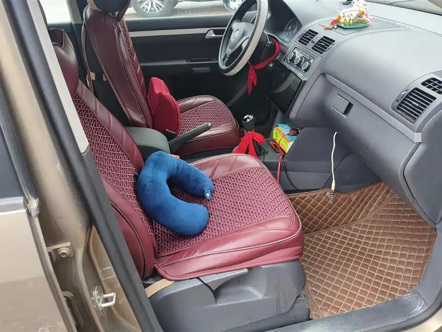 Volkswagen Touran 2015 1.4T Manual Trend Edition 5-seater фото 8