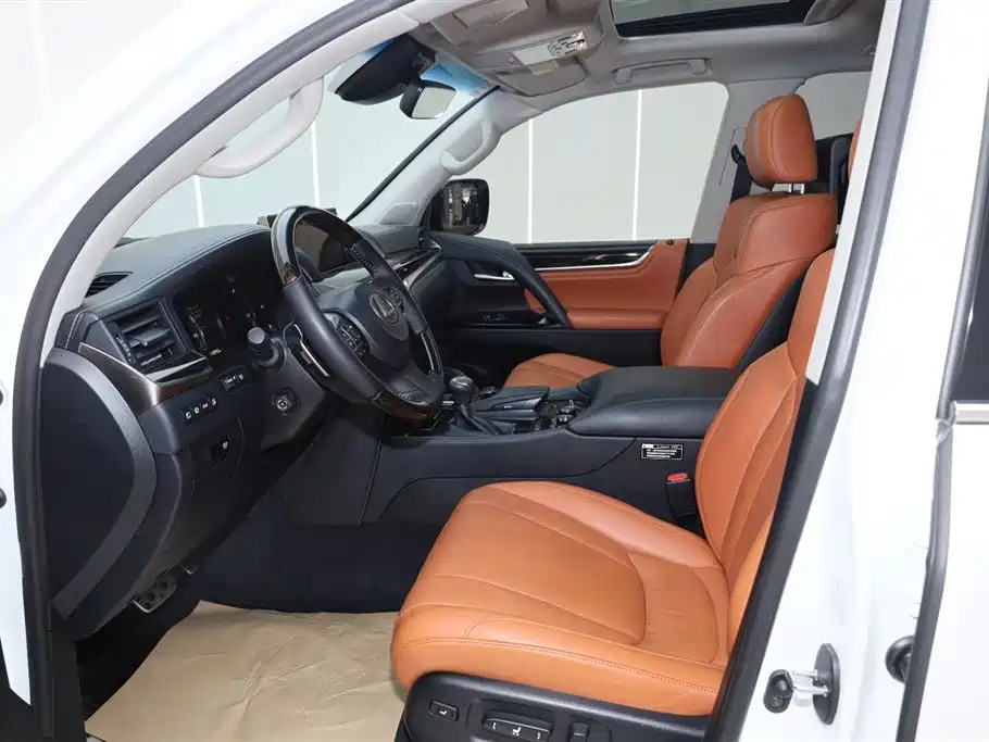 Lexus LX 2017 570 Peak Special Limited Edition фото 18