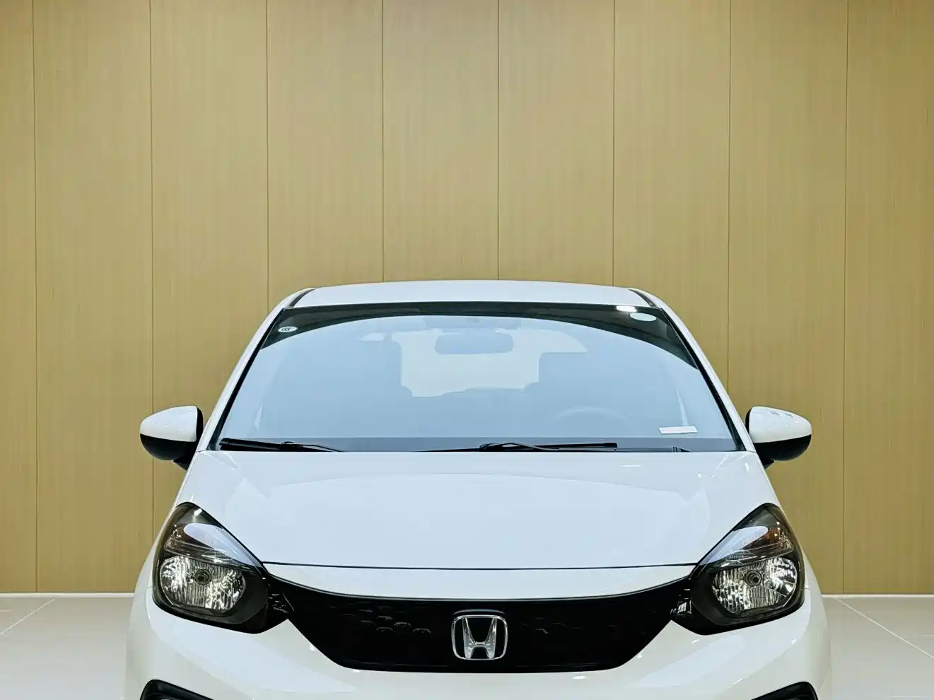 Фото 2 - Honda Fit