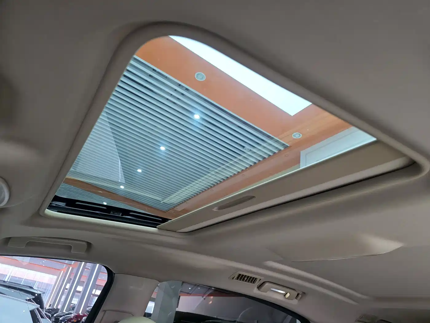 Buick GL8 2021 ES Landlord 653T Premium фото 11